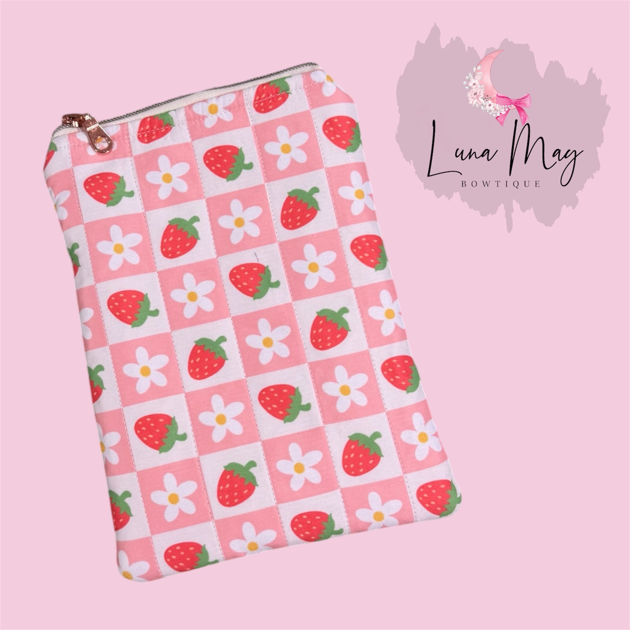 Strawberry  Floral Quilted Ereader Sleeve or Book Case with Zipper